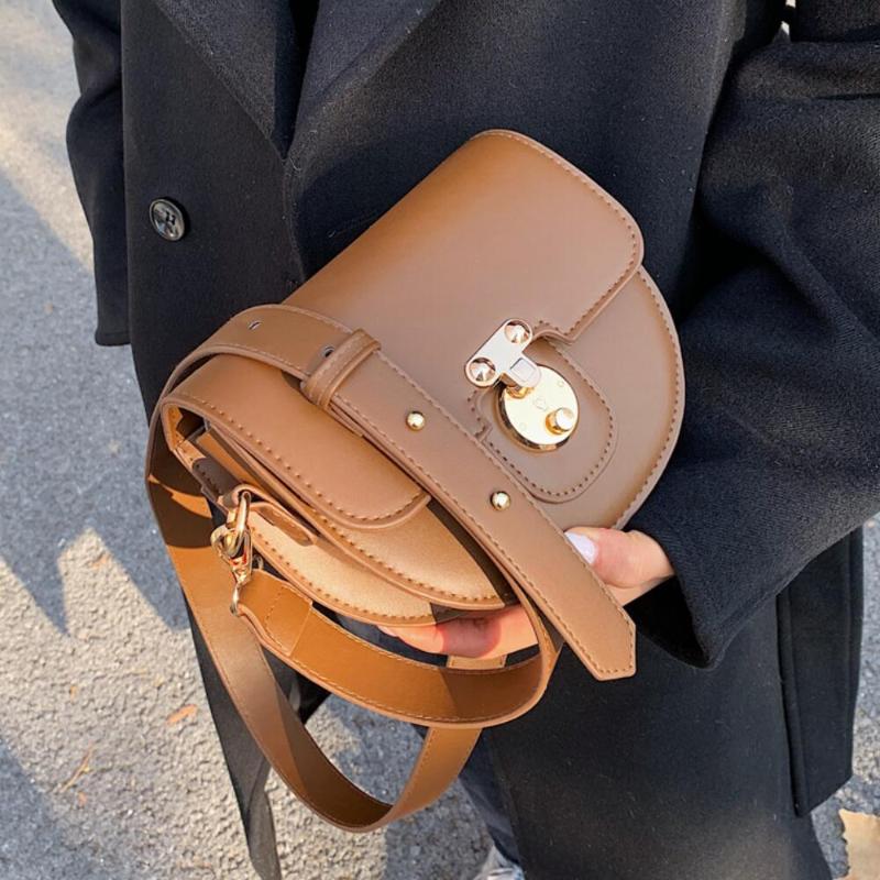 Solid color Flip 2021 Fashion New High-quality PU Leather Women's Designer Handbag Vintage Shoulder Messenger Bag, Black
Solid color Flip 2021 Fashion New High-quality PU Leather Women's Designer Handbag Vintage Shoulder Messenger Bag, Black