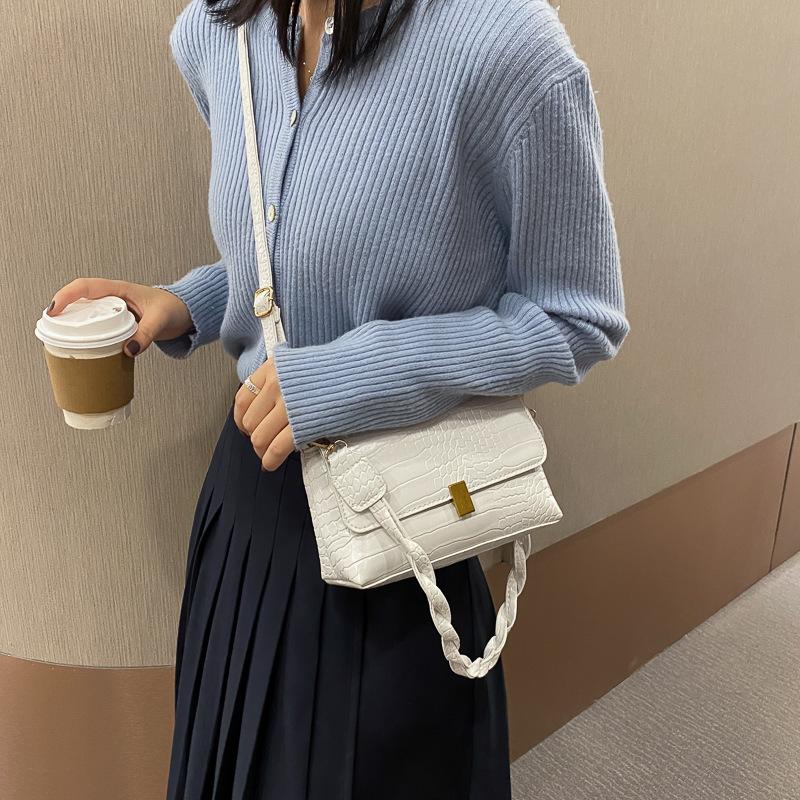 Small Fashion Crocodile pattern Chain Pure Color Simplicity Soft Leather Handbag Women 2021 New women Baguette Handbag And Purse, Black
Small Fashion Crocodile pattern Chain Pure Color Simplicity Soft Leather Handbag Women 2021 New women Baguette Handbag And Purse, Black