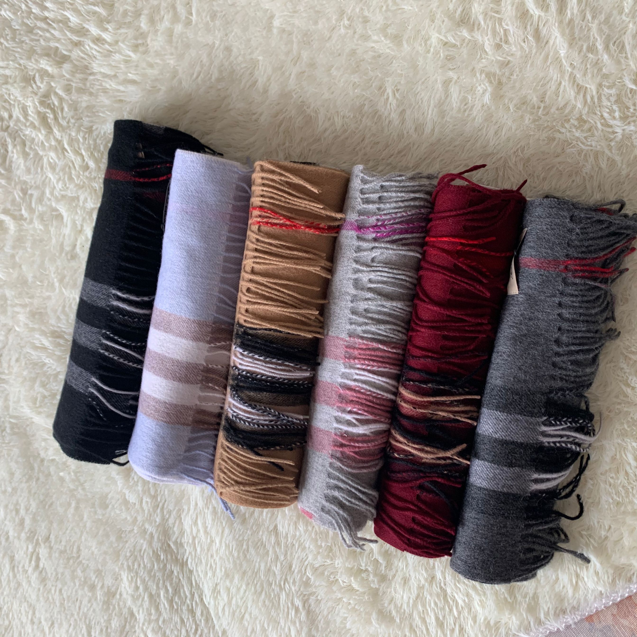 Fashion brand new cashmere scarf Soft cashmere printed scarf classic men's and women's scarf length 180*30 cm
Fashion brand new cashmere scarf Soft cashmere printed scarf classic men's and women's scarf length 180*30 cm