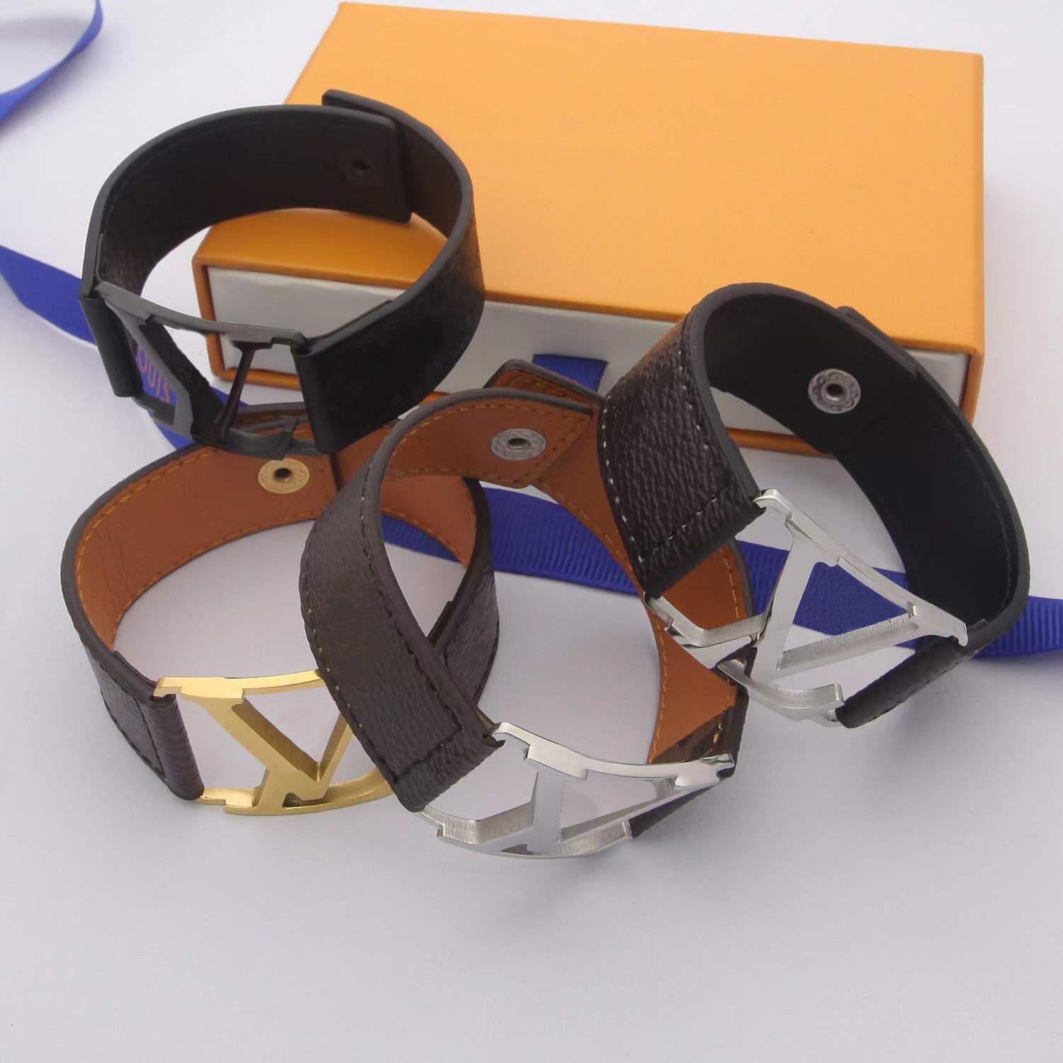 New Trendy Leather Bangle Gold Buckle Women Adjustable Bracelets Wide Wrap Cuff real cowhide Wristband Bracelet for Women Men Jewelry Gifts Accessories
New Trendy Leather Bangle Gold Buckle Women Adjustable Bracelets Wide Wrap Cuff real cowhide Wristband Bracelet for Women Men Jewelry Gifts Accessories