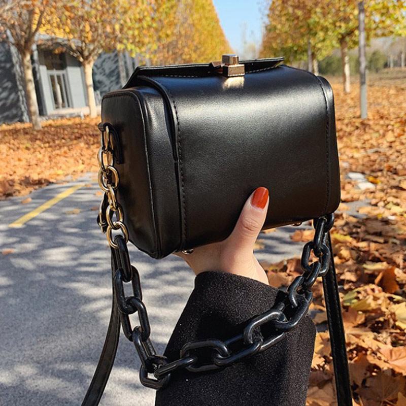 2021 New Women Fashion Retro Shoulder Crossbody Bag Simple Chain Box Handbags Versatile Small Square Bags For Women Soild Bags, Black
2021 New Women Fashion Retro Shoulder Crossbody Bag Simple Chain Box Handbags Versatile Small Square Bags For Women Soild Bags, Black