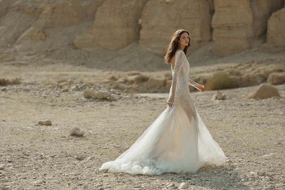 Eisen Stein 2021 Wedding Dresses Deep V Neck Long Sleeves Lace Appliques Mermaid Bridal Gowns Custom Made Sweep Train Wedding Dress