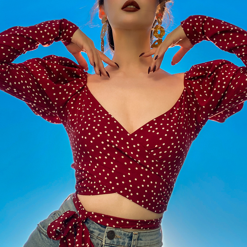 2021 New Super Elegant French Autumn Lazy Vintage Red Dot Surrounded Top V-neck Short Sleeve Sexy Female Blouse Complete 9JSO
2021 New Super Elegant French Autumn Lazy Vintage Red Dot Surrounded Top V-neck Short Sleeve Sexy Female Blouse Complete 9JSO