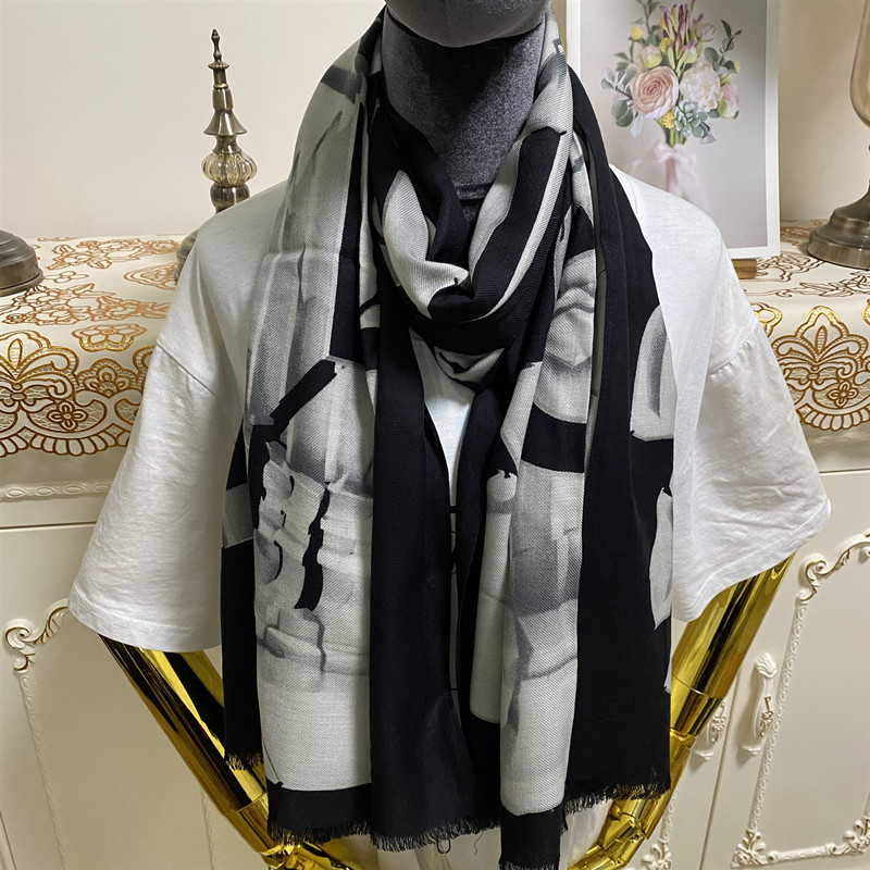 New style good quality 100% cashmere material thin and soft print pattern long scarves for women size 180cm - 63cm
New style good quality 100% cashmere material thin and soft print pattern long scarves for women size 180cm - 63cm