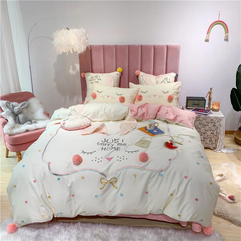 37 4/7pcs Egyptian cotton Sets King Size Bedding Sets Pillowcases embroidery bed cover jogo de cama Bed Linen1
37 4/7pcs Egyptian cotton Sets King Size Bedding Sets Pillowcases embroidery bed cover jogo de cama Bed Linen1