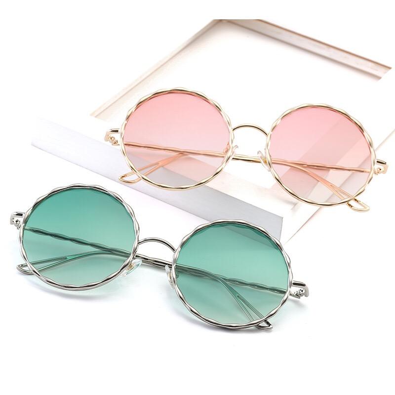 IMAKEFASHION Fashion Round Frame Men and Women Sunglasses Colorful Gradient Lens Unique Metal Frame Street Fashion JWW230
IMAKEFASHION Fashion Round Frame Men and Women Sunglasses Colorful Gradient Lens Unique Metal Frame Street Fashion JWW230