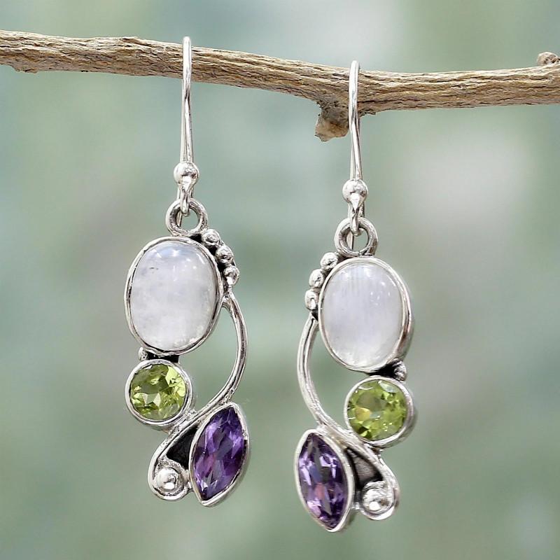 New Style Natural Moonstone Earrings European and American Women Multi-color Zircon Ear Pendant Metal
New Style Natural Moonstone Earrings European and American Women Multi-color Zircon Ear Pendant Metal