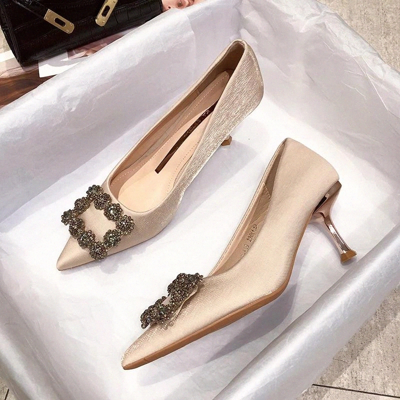 2020 New Black High Heels Shoes Women Pumps Fashion Diamond Silk Platform Shoes Woman Pointed Toe Mary Jane Mujer #xH57
2020 New Black High Heels Shoes Women Pumps Fashion Diamond Silk Platform Shoes Woman Pointed Toe Mary Jane Mujer #xH57