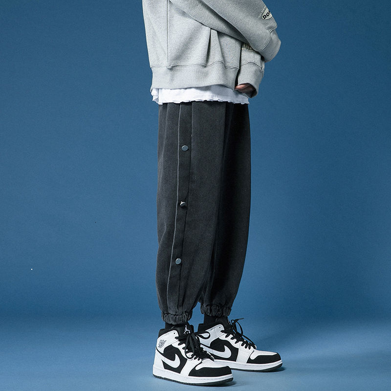 Autumn 2021 New Buckle Velvet Feet Breasted Jeans Size in Straight Male Fashion Lets Loose Hip Pants YZEK, Light blue. 
Autumn 2021 New Buckle Velvet Feet Breasted Jeans Size in Straight Male Fashion Lets Loose Hip Pants YZEK, Light blue.