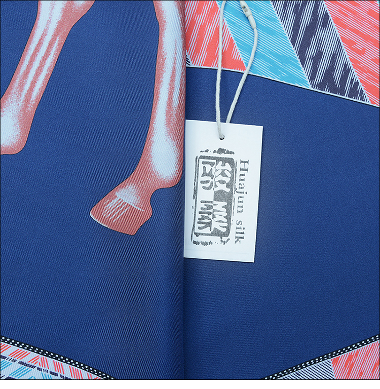 HuaJun 2 Store || "Favori du Faubourg" with navy blue bottom 90 silk square scarf twill print scarf handmade curling Y201007
