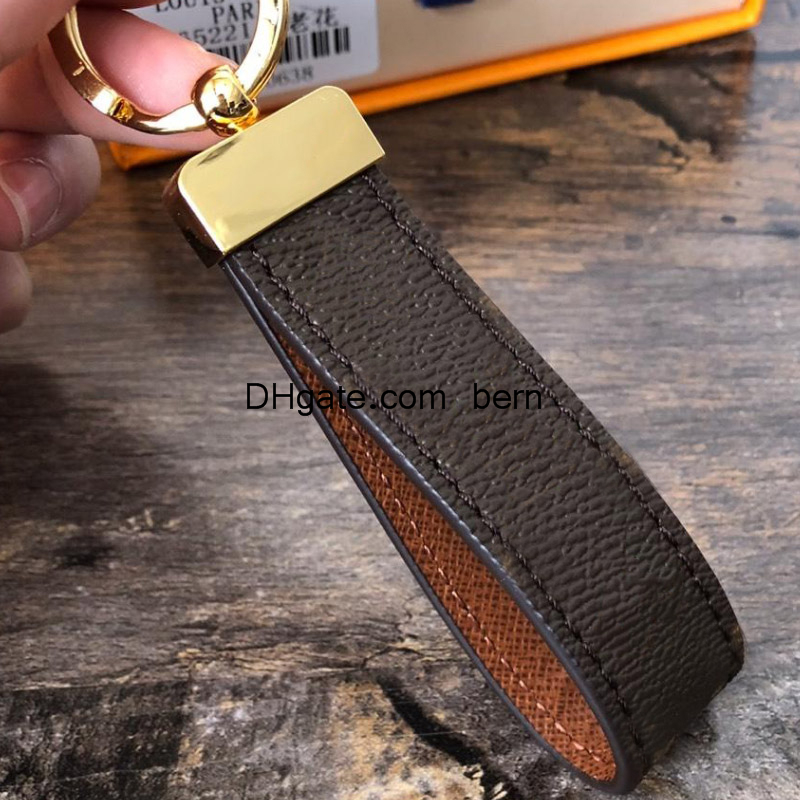 Classic Brown PU Leather Keychains Key Chain Key Ring Holder Keychain for Men Women with Gift Box
Classic Brown PU Leather Keychains Key Chain Key Ring Holder Keychain for Men Women with Gift Box