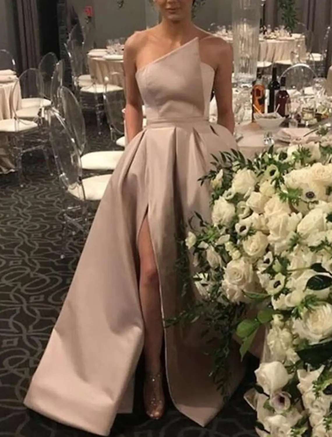 2022 Champagne Arabic Prom Dress One Shoulder Sleeveless Floor Length Satin Slit Formal Party Gown Birthday Vestidos Robe De Soiree