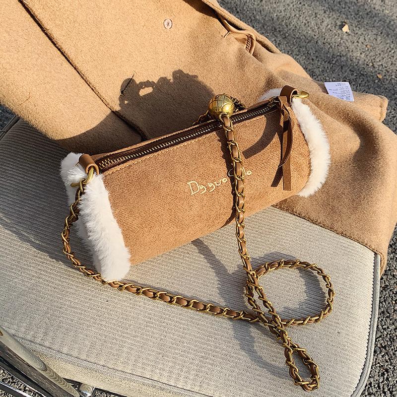 Niche Desig Popular Bag Female Autumn/winter 2021 New Fashion Plush Lamb Hair Crossbody All-match Chain Cylinder Bag Width: 20cm, Black
Niche Desig Popular Bag Female Autumn/winter 2021 New Fashion Plush Lamb Hair Crossbody All-match Chain Cylinder Bag Width: 20cm, Black