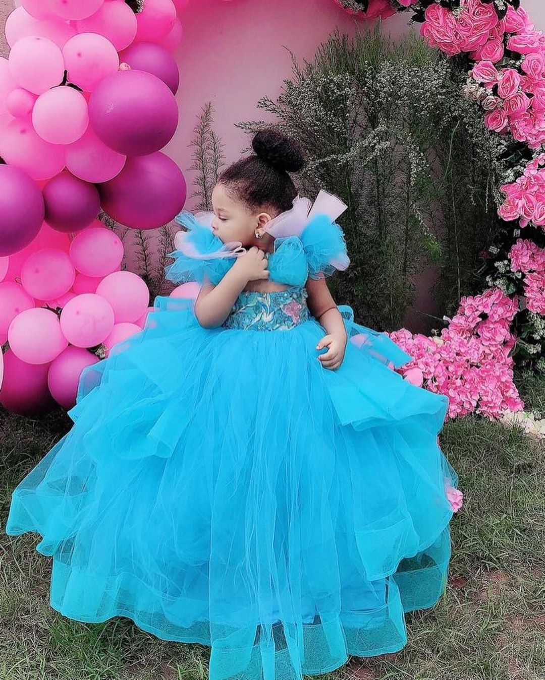 luxurious lace flower girl dresses beaded ball gown little girl wedding dresses cheap communion pageant dresses gowns f31845