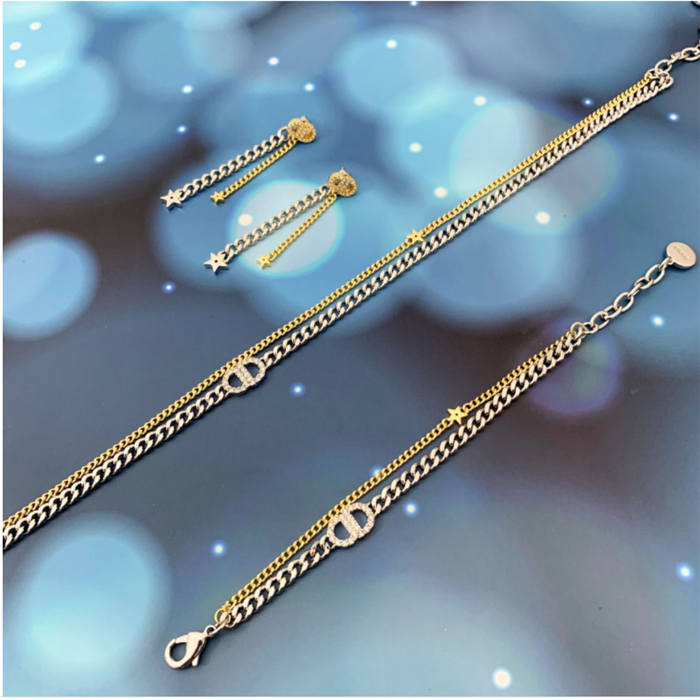 D family Seiko 1:1 sweet temperament double color gold and silver chain bracelet letter star clavicle chain
D family Seiko 1:1 sweet temperament double color gold and silver chain bracelet letter star clavicle chain