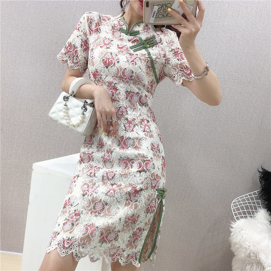 2021 New Cheongsam Embroidered Chinese Feminine Stylish Fine Split Improved Chi-pao Birthday Dress 26AM, Beige
2021 New Cheongsam Embroidered Chinese Feminine Stylish Fine Split Improved Chi-pao Birthday Dress 26AM, Beige
