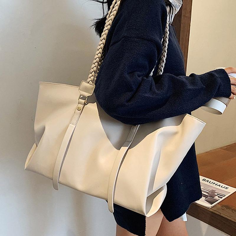 High Capacity Women Shoulder Bags 2021 New Designer Soft Pu Leather Handbags Luxury Big Woven Strap Lady Crossbody bag Tote Bags, Black
High Capacity Women Shoulder Bags 2021 New Designer Soft Pu Leather Handbags Luxury Big Woven Strap Lady Crossbody bag Tote Bags, Black