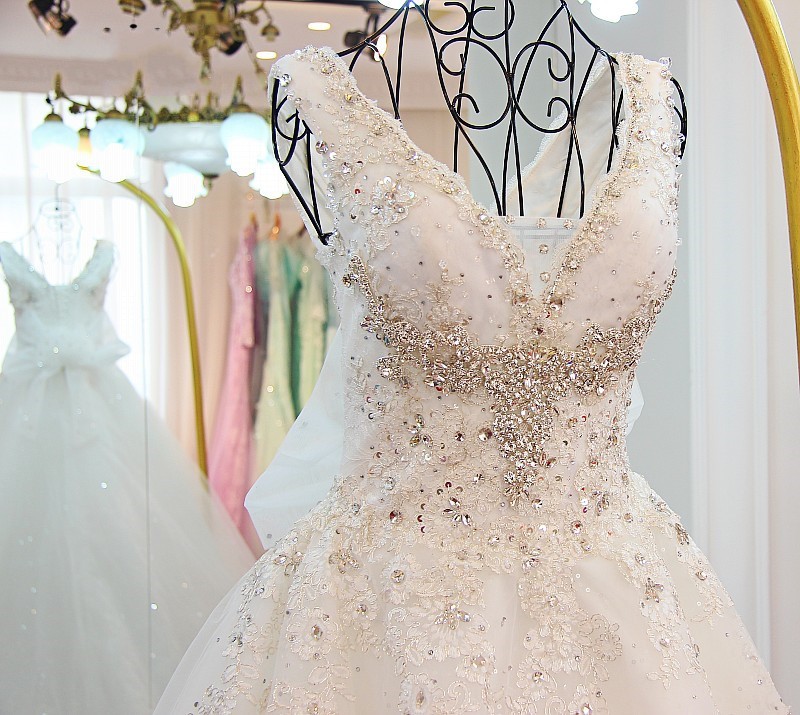 Bridal Gown Custom Made V-neck Lace Crystal Beaded Luxury Long Wedding Dresses robe de mariee Vestidos De Novia 2023 Lace Appliques