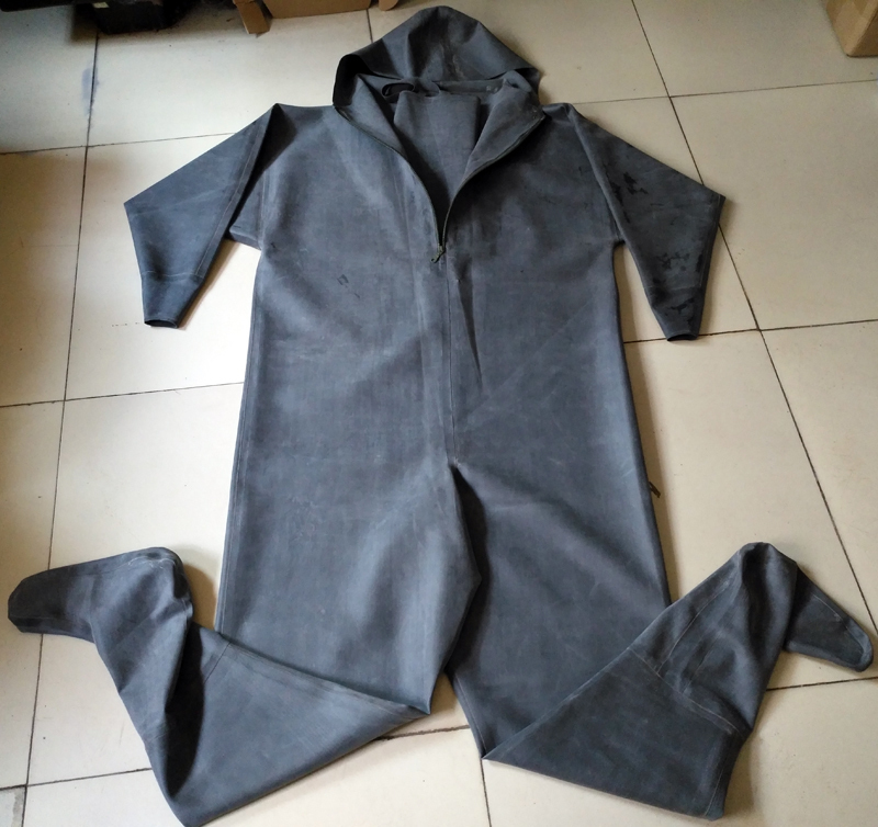 1mm Black Rubber Zip Fishing Waders with Diving Socks Breathable Waterproof Diving Suit Surf fly fishing overalls Rubber Pants 201015
1mm Black Rubber Zip Fishing Waders with Diving Socks Breathable Waterproof Diving Suit Surf fly fishing overalls Rubber Pants 201015