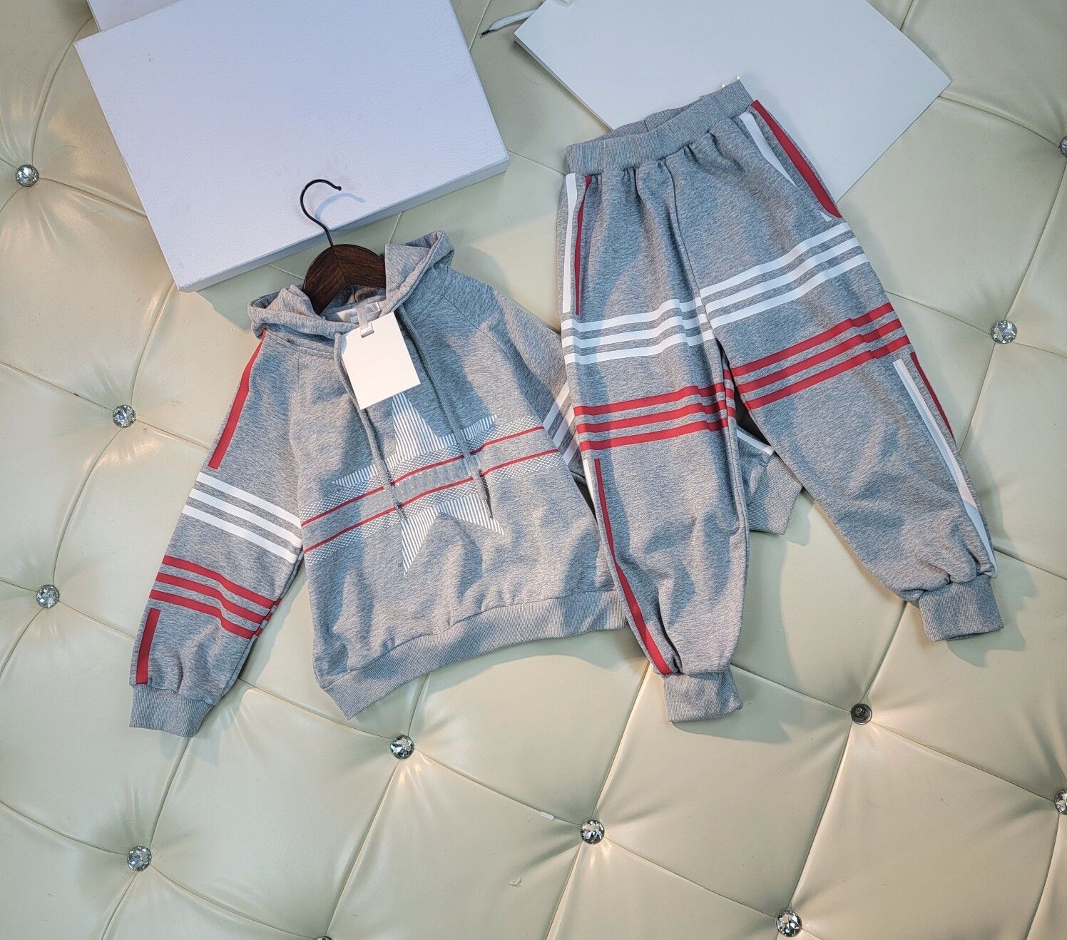 kids hoodie pants sets Embroidery hoodies childrens autumn round neck tracksuit clothing long sleeve trousers set girls sports boys wear size -150 d0219, Gray
kids hoodie pants sets Embroidery hoodies childrens autumn round neck tracksuit clothing long sleeve trousers set girls sports boys wear size -150 d0219, Gray