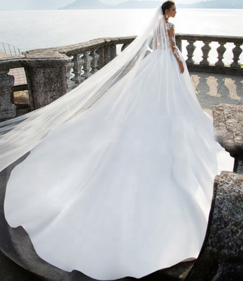 2021 Gorgeous Arabic Dubai Wedding Dresses A Line Illusion Long Sleeves Appliques Lace Top Chapel Train Satin Bridal Gowns Vestidos De Novia