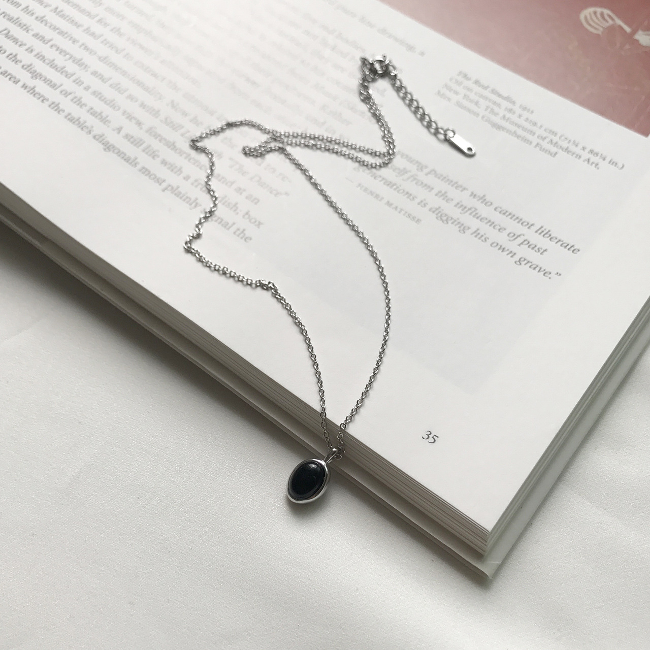 New Minimalism 925 sterling silver pendant necklaces handmade oval pendant with black stone designer necklaces with link chain for women