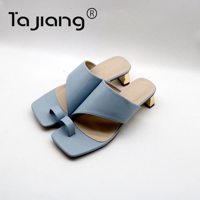 Ta Jiang new fashion Roman style summer ladies sandals square mid-heel square toe flip flops women beach shoes T5566-1, Black
Ta Jiang new fashion Roman style summer ladies sandals square mid-heel square toe flip flops women beach shoes T5566-1, Black