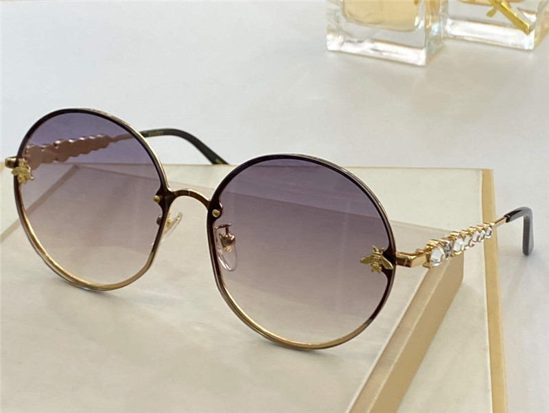 0919 New and popular women sunglasses top plate full frame top quality anti-ultraviolet Round lens fashion ladies generous style uv400 lens
0919 New and popular women sunglasses top plate full frame top quality anti-ultraviolet Round lens fashion ladies generous style uv400 lens