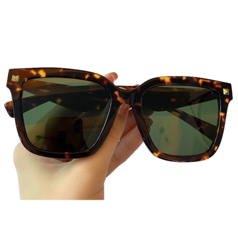 2021 New Ladies Sunglasses Women Rivet Shades Vintage Brand Oversized Sun Glasses for Female Men J5ks
2021 New Ladies Sunglasses Women Rivet Shades Vintage Brand Oversized Sun Glasses for Female Men J5ks