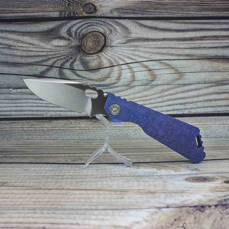 EVIL EYES customized folding knife SNG DDC blue crystal titanium alloy handle high hardness m390 blade pocket knives tactical camping huntin
EVIL EYES customized folding knife SNG DDC blue crystal titanium alloy handle high hardness m390 blade pocket knives tactical camping huntin
