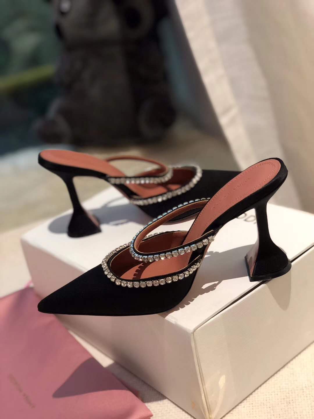 Hot Sale- Official Quality Amina Gilda 70 Embellished Mules Muaddi Silver Glitter Rainbow Strap Mules Woman Satin Leather Shoes, Black
Hot Sale- Official Quality Amina Gilda 70 Embellished Mules Muaddi Silver Glitter Rainbow Strap Mules Woman Satin Leather Shoes, Black