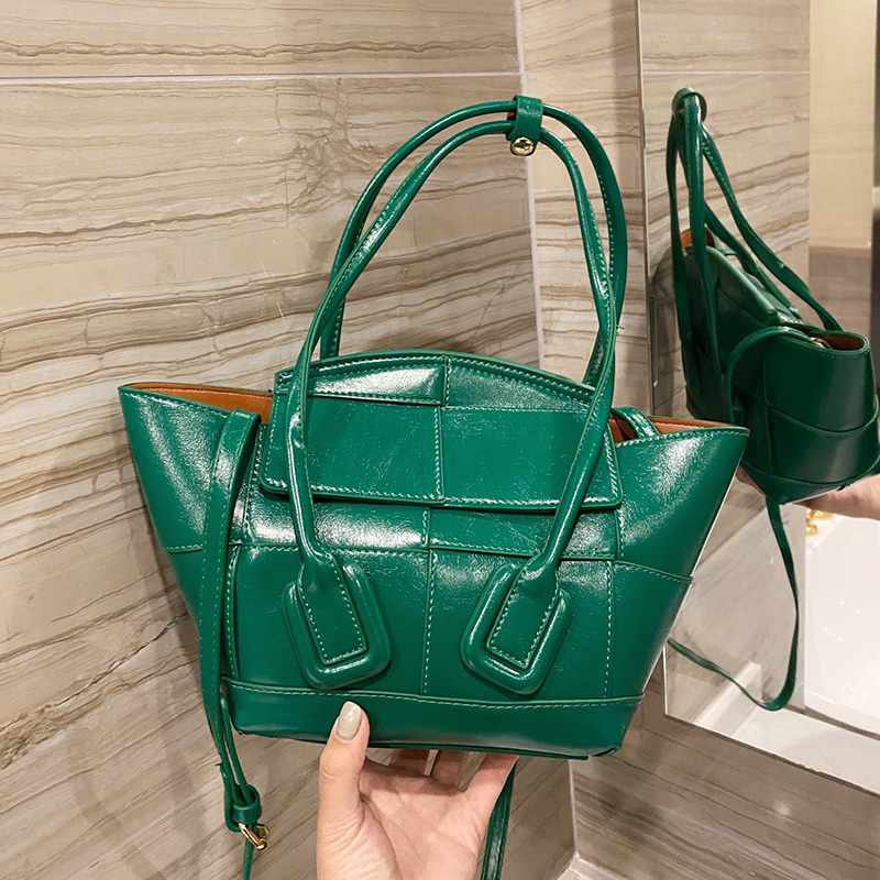 Designers ARCO Handbags High Quality Lady Shoulder Bags Women Crossbody bags Mini Dress Bag Shopping Tote Brands Designers Bags
Designers ARCO Handbags High Quality Lady Shoulder Bags Women Crossbody bags Mini Dress Bag Shopping Tote Brands Designers Bags