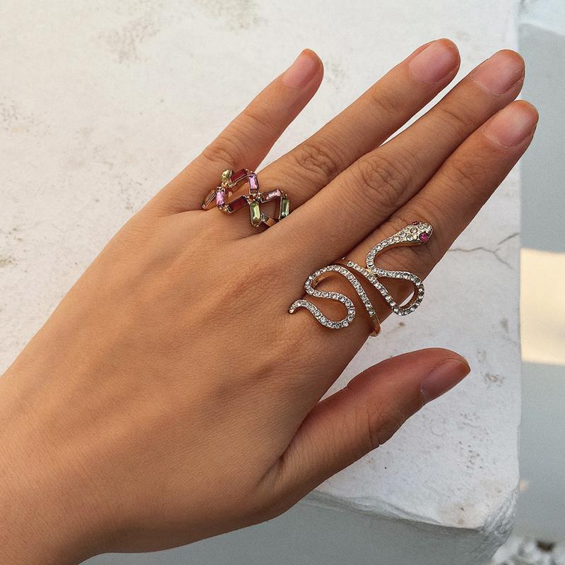 Youvanic Fashion Punk CZ Crystal Snake Ring Gold Geometry Wedding Rings For Women Luxury Rhinestone Open Ring Party Jewelry 0337
Youvanic Fashion Punk CZ Crystal Snake Ring Gold Geometry Wedding Rings For Women Luxury Rhinestone Open Ring Party Jewelry 0337