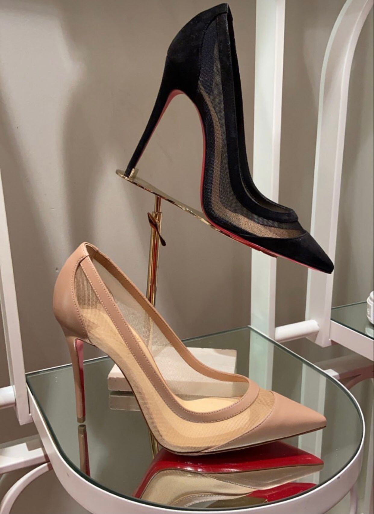 Elegant Ladies Pointed Toe Pumps Red Bottom Women High Heels Sexy Galativi Mesh Nude Black Red Sole Stiletto Heel Party Bridal Wedding EU43
Elegant Ladies Pointed Toe Pumps Red Bottom Women High Heels Sexy Galativi Mesh Nude Black Red Sole Stiletto Heel Party Bridal Wedding EU43