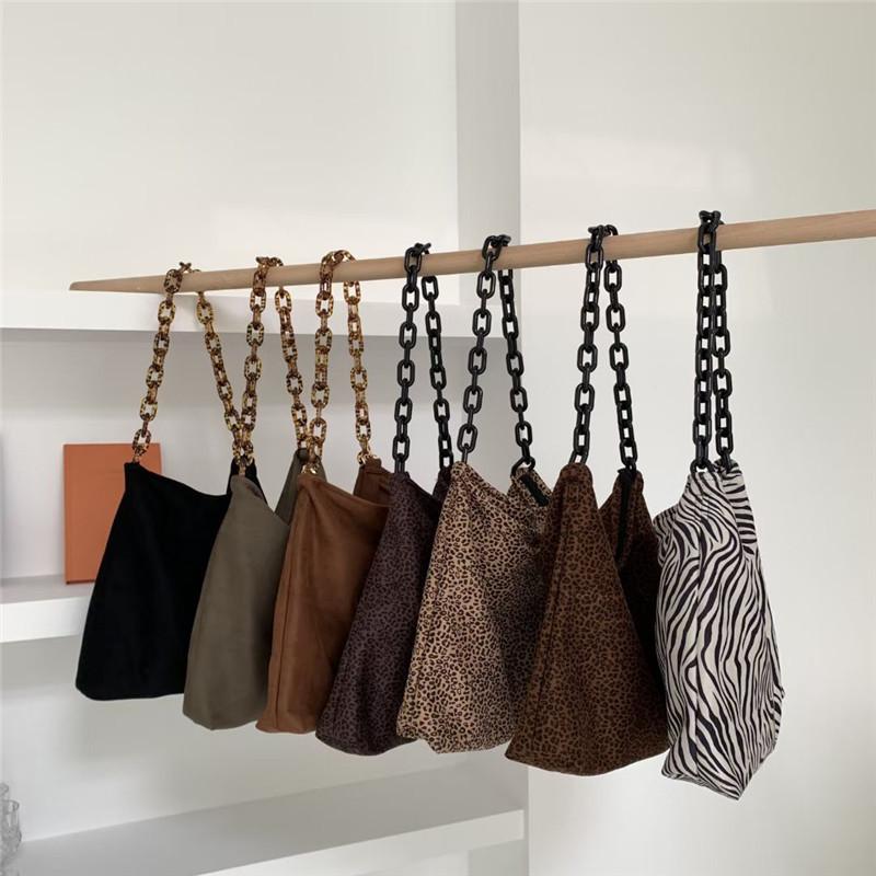 2021 New Korean Version of High-capacity Akerli One-shoulder Sloping Bag Zebra-print One-shoulder Oblique Tote Bag Generation, Black
2021 New Korean Version of High-capacity Akerli One-shoulder Sloping Bag Zebra-print One-shoulder Oblique Tote Bag Generation, Black