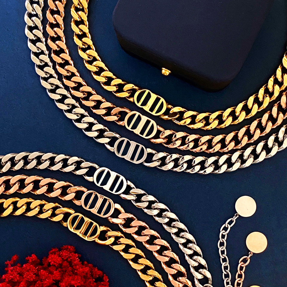 Charm Braceletsmiami Cuban Link Chain Bangle Mens Rose Gold Chains Thick Necklace Bracelet Fashion Hip Hop Jewelry With Jewelry Pouches Pochette Bijoux Wholesale
Charm Braceletsmiami Cuban Link Chain Bangle Mens Rose Gold Chains Thick Necklace Bracelet Fashion Hip Hop Jewelry With Jewelry Pouches Pochette Bijoux Wholesale