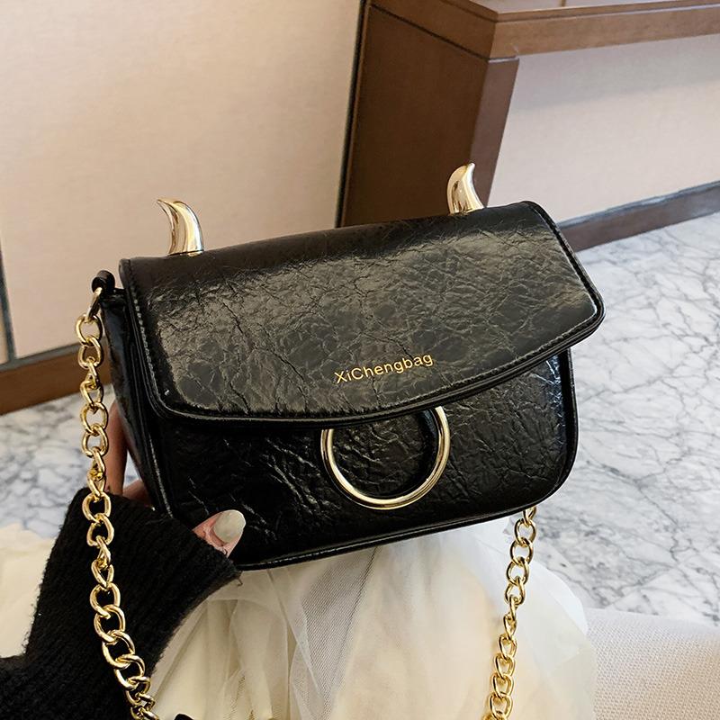 Fashion Ladie Bag Small Crossbody Bags For Women 2021 New Luxury Letter Designer Chains Shoulder Bag Quality PU Leather Handbags
Fashion Ladie Bag Small Crossbody Bags For Women 2021 New Luxury Letter Designer Chains Shoulder Bag Quality PU Leather Handbags