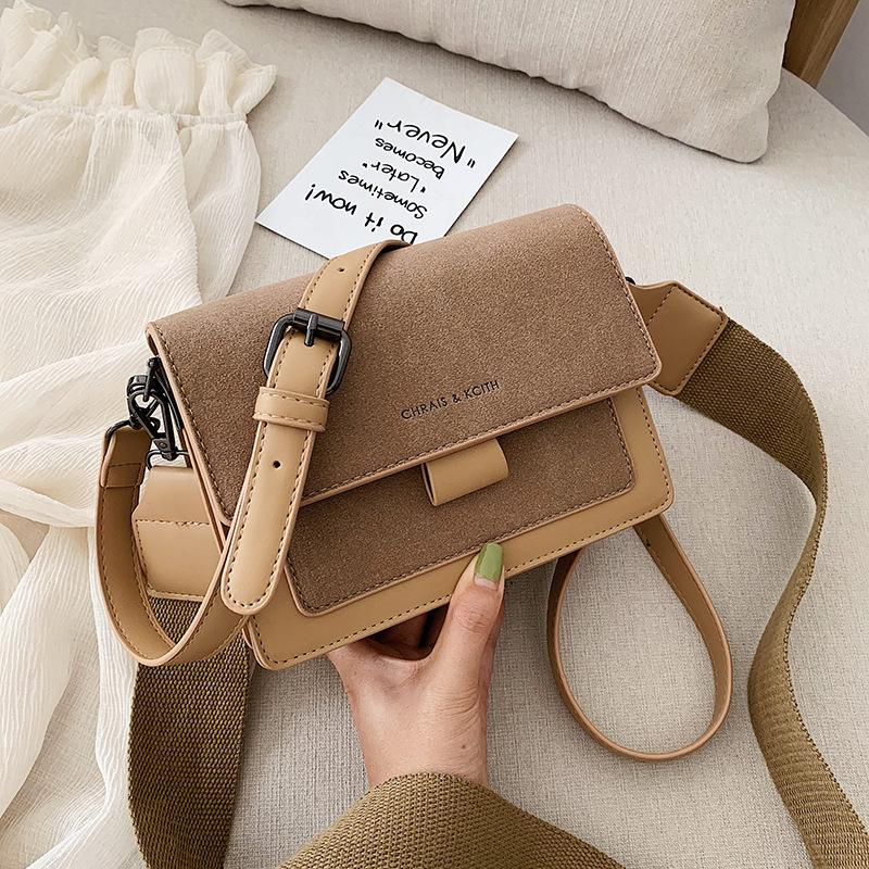 Mini Designer Bags Women Bags 2021 New Fashion Contrast Color Wide Shoulder Strap Cute Crossbody Shoulder Bag, White
Mini Designer Bags Women Bags 2021 New Fashion Contrast Color Wide Shoulder Strap Cute Crossbody Shoulder Bag, White