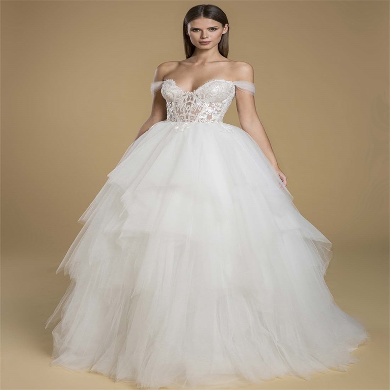 Beach Chic Wedding Dresses Sexy Backless A Line Off Shoulder Lace Appliqued Country Bridal Gowns Tiered Tulle Custom Made Robes De Mariée