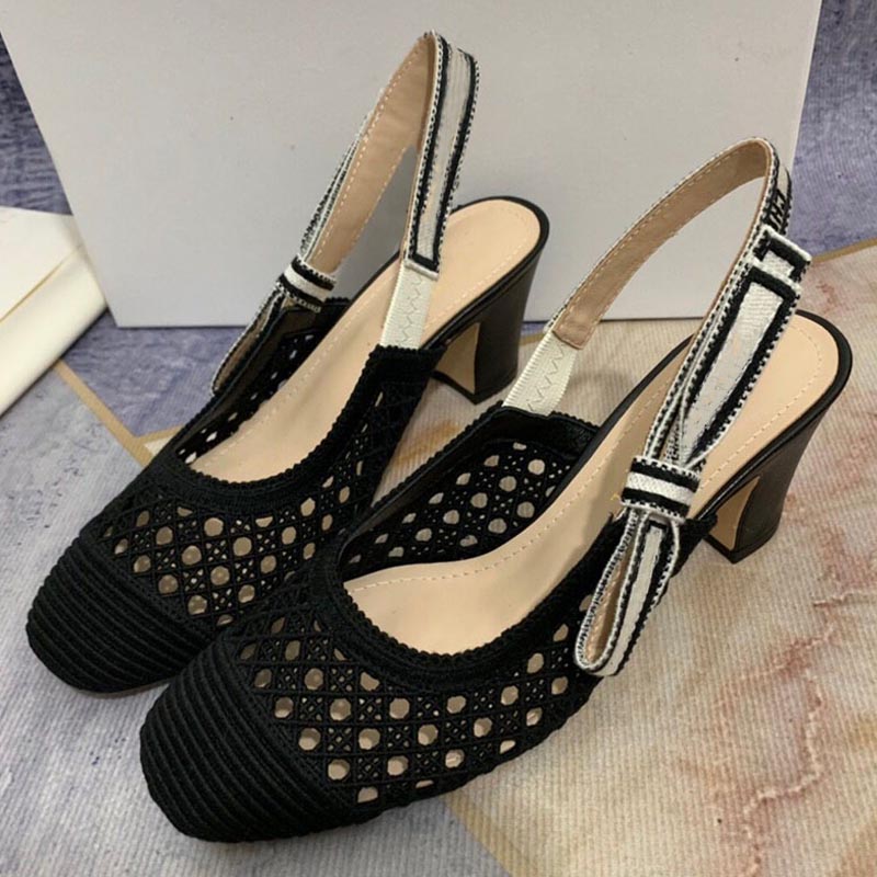 Spring and summer designer sandals fairy high heels new fashion women's shoes thick heel tide electric embroidered Baotou etiquette bridesma, Extra shoebox
Spring and summer designer sandals fairy high heels new fashion women's shoes thick heel tide electric embroidered Baotou etiquette bridesma, Extra shoebox