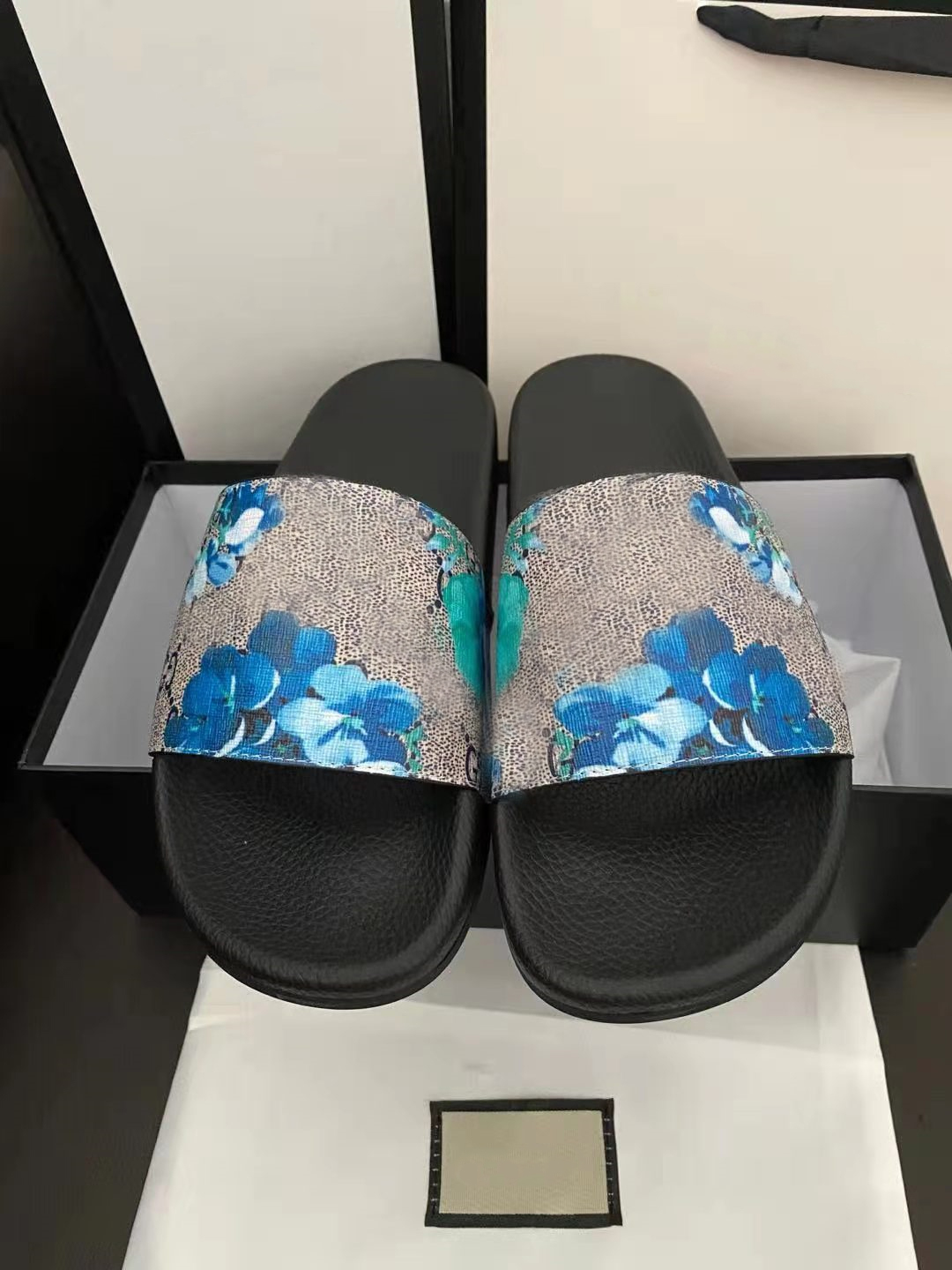 2022 sandals women slipper men slides waterfront brown leather sandal womens high heels mens shoes 36-46 with orange box and dust bag #LWS-01, Black
2022 sandals women slipper men slides waterfront brown leather sandal womens high heels mens shoes 36-46 with orange box and dust bag #LWS-01, Black