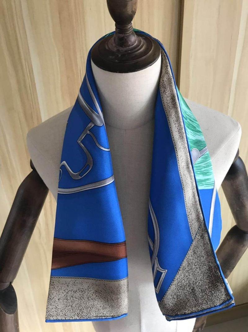2020 new arrival spring classic pattern 100% silk scarf twill hand made roll 90*90 cm squareshawl wrap for women lady gift
2020 new arrival spring classic pattern 100% silk scarf twill hand made roll 90*90 cm squareshawl wrap for women lady gift