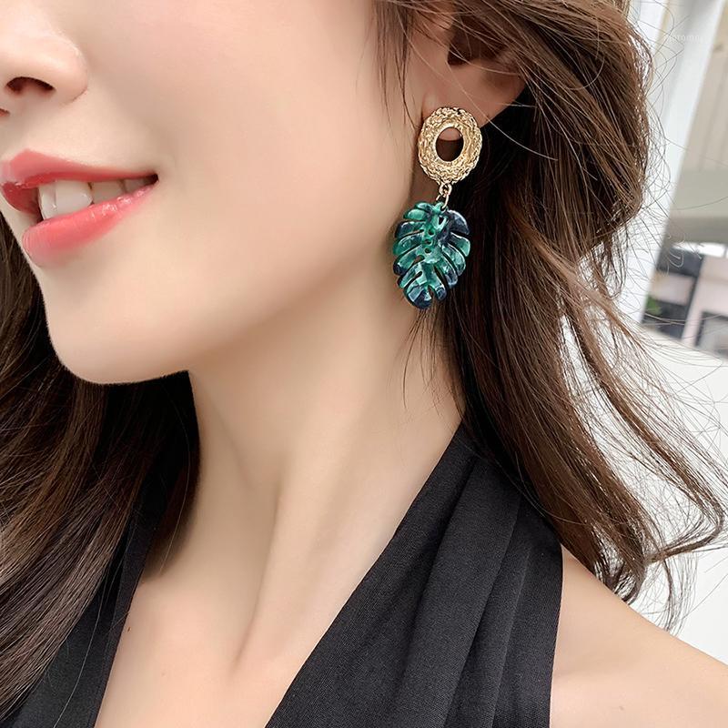 AENSOA Simple Green Color Tropical Monstera Leaf Shape Earrings For Women Boho Resin Leaves Plants Drop Earrings Party Jewelry1
AENSOA Simple Green Color Tropical Monstera Leaf Shape Earrings For Women Boho Resin Leaves Plants Drop Earrings Party Jewelry1