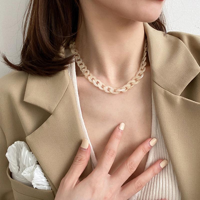 HUANZHI 2020 New Korean Minimalist Vintage Transparent Acrylic Link Chain Short Clavicle Choker Necklace for Women1
HUANZHI 2020 New Korean Minimalist Vintage Transparent Acrylic Link Chain Short Clavicle Choker Necklace for Women1