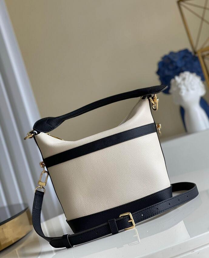 CRUISER PM Calfskin Designer Genuine Leather Shoulder Bags Lady Tote Chains Bucket Bag M57934 Purse Messenger Shopping Handbags Totes, Black
CRUISER PM Calfskin Designer Genuine Leather Shoulder Bags Lady Tote Chains Bucket Bag M57934 Purse Messenger Shopping Handbags Totes, Black
