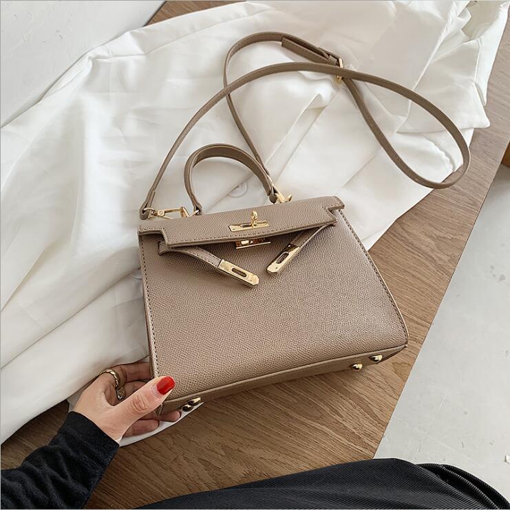 wholesale women handbag elegant atmosphere litchi pattern portable shoulder bag new green fashion shoulder bag Joker leather messenger bag 
wholesale women handbag elegant atmosphere litchi pattern portable shoulder bag new green fashion shoulder bag Joker leather messenger bag