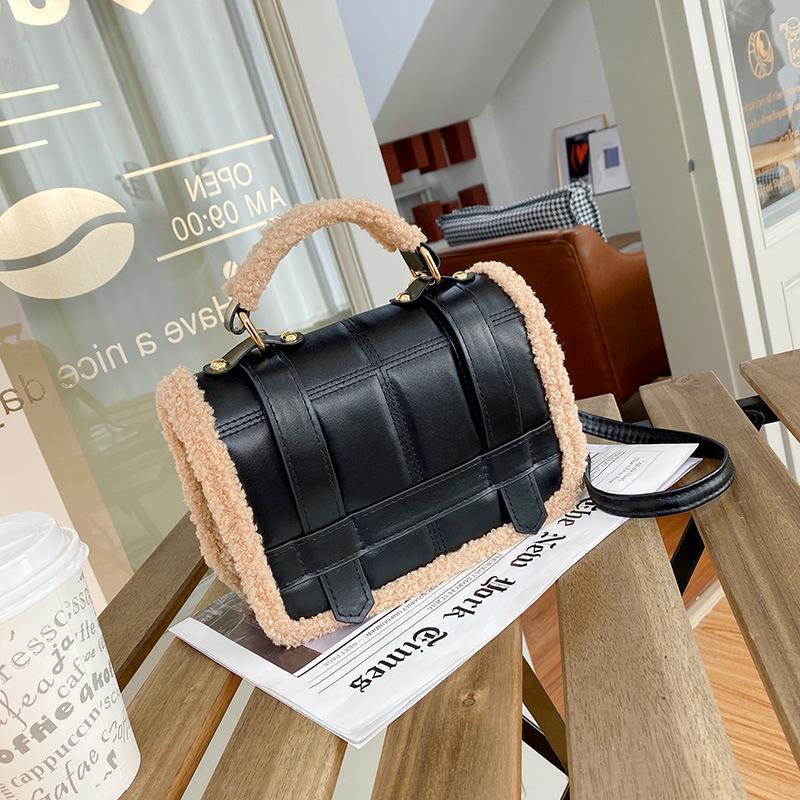 Retro Women Bag 2021 Autumn and Winter Fashion Shoulder Bag Wild Texture Messenger Plush Messenger Plush Large Capacity, Beige
Retro Women Bag 2021 Autumn and Winter Fashion Shoulder Bag Wild Texture Messenger Plush Messenger Plush Large Capacity, Beige