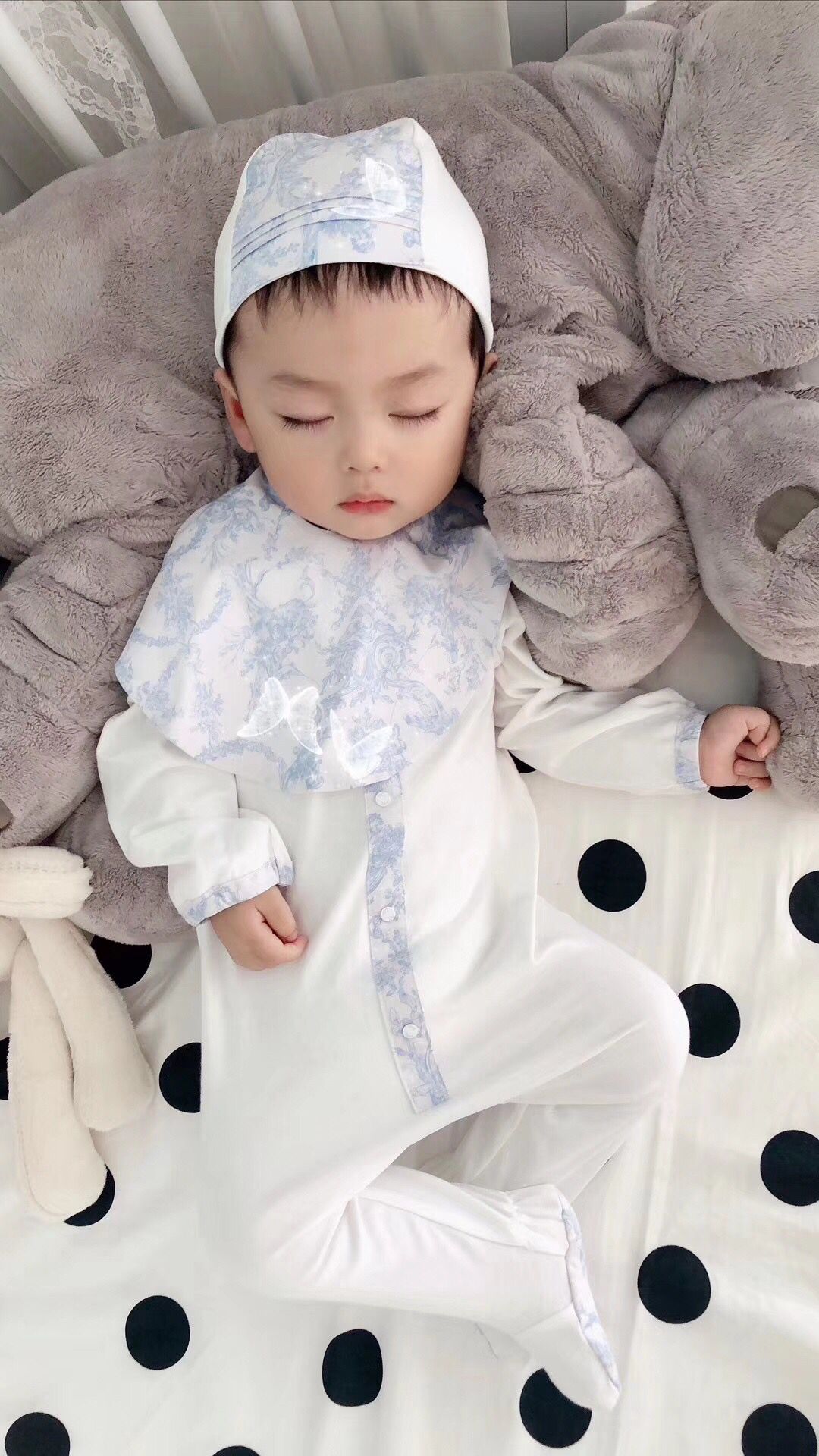 2021 New Infant romper set For Baby Girl hat+BIb+Romper Cltohing Set Baby Floral Jumpsuits Newborn Footies, Blue
2021 New Infant romper set For Baby Girl hat+BIb+Romper Cltohing Set Baby Floral Jumpsuits Newborn Footies, Blue