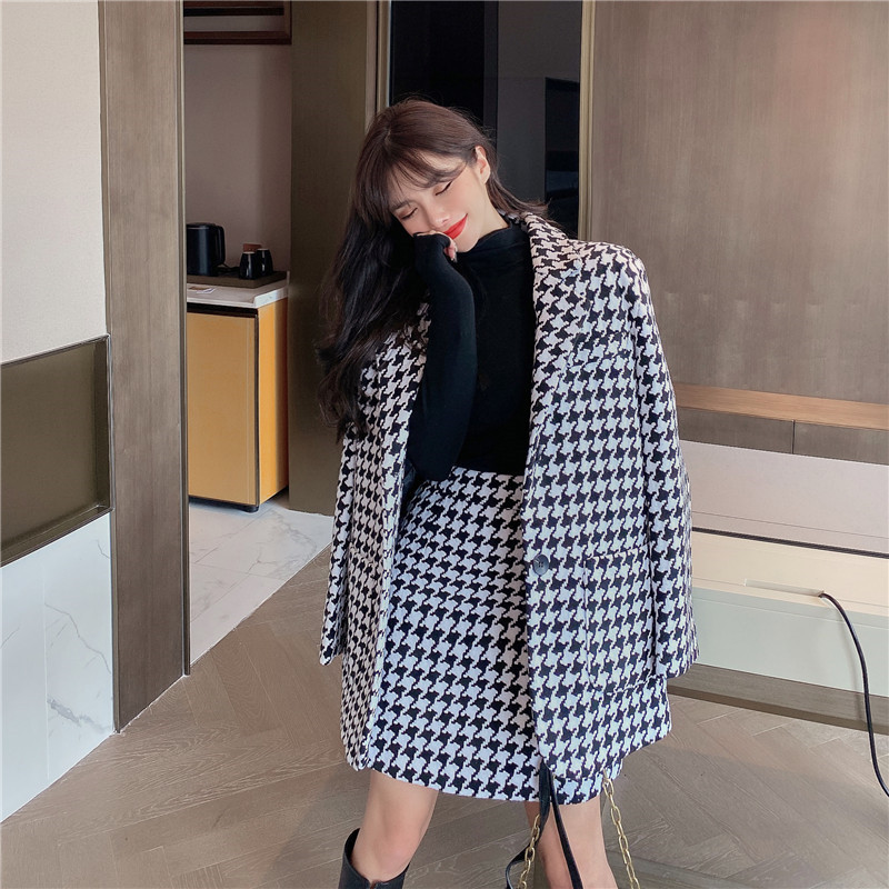 2021 Women in Vintage Piece Celebrity Houndstooth Jacket Defines Winter New Fashion Two Garments Top and Skirt RUEF, Multi
2021 Women in Vintage Piece Celebrity Houndstooth Jacket Defines Winter New Fashion Two Garments Top and Skirt RUEF, Multi