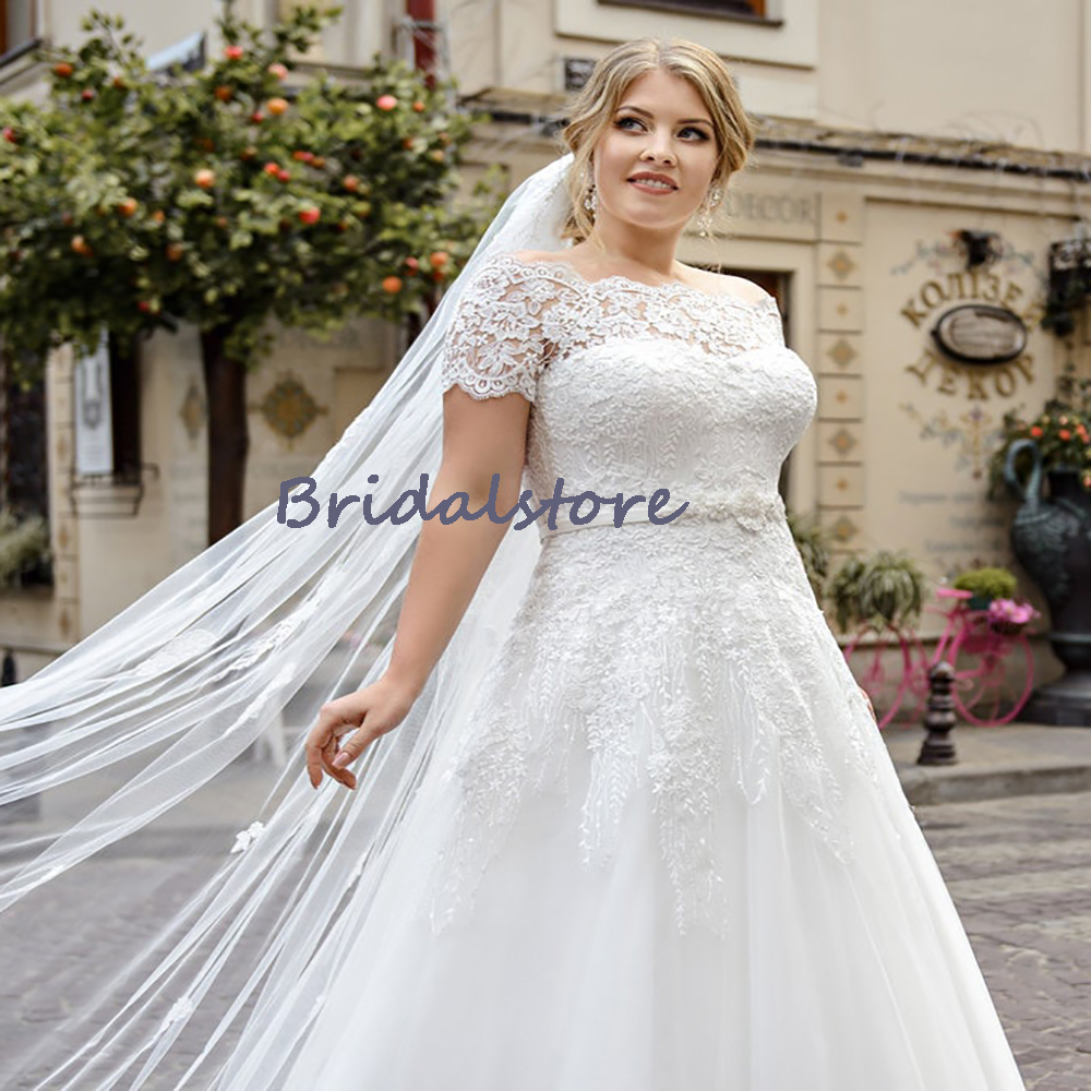 Elegant Lace Boho Wedding Dress Plus Size Open Back Garden Bohemian Bridal Dresses For Big Size Bride Short Sleeve Mariage Vestido Noiva Robe De Marié